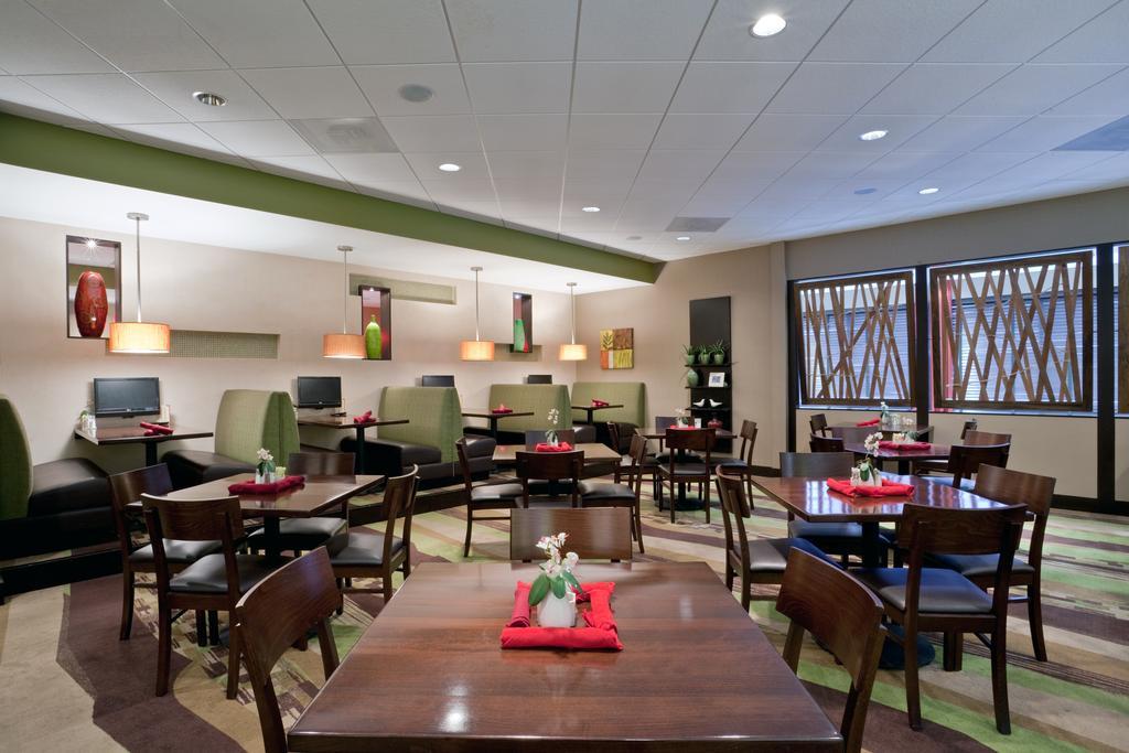 Holiday Inn Olathe Medical Center 外观 照片