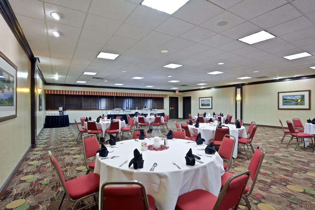 Holiday Inn Olathe Medical Center 餐厅 照片